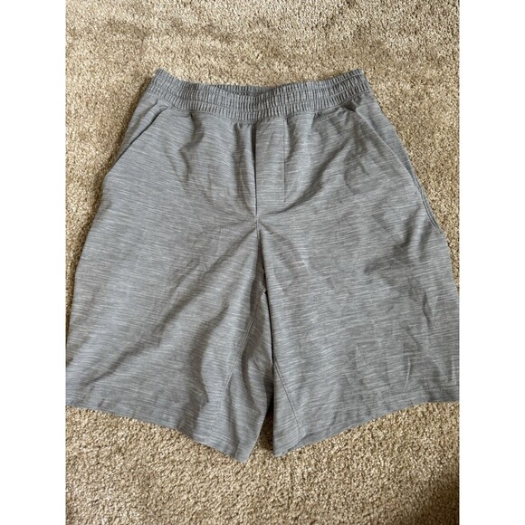 Lululemon Men’s Pace Breaker Shorts Small Sea Salt Light Cast 9" Inseam - Picture 1 of 8